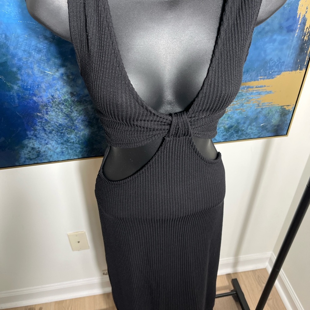 Elegant Black Sleeveless Dress